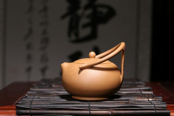 Les avantages d'opter pour une théière japonaise pour vos thés